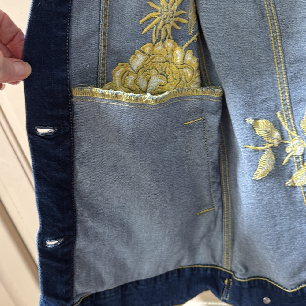 Lularoe Jean Jacket Womens with Gold Embroidery Flowers Size XS - Picture 7 of 9